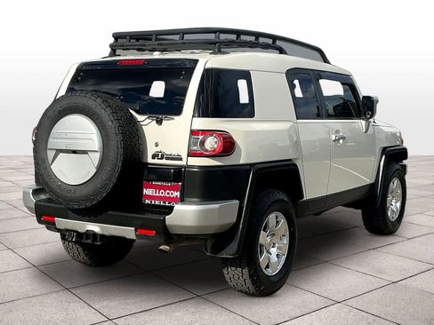 Used 2014 Toyota FJ Cruiser 4WD w/ Convenience Package image 14