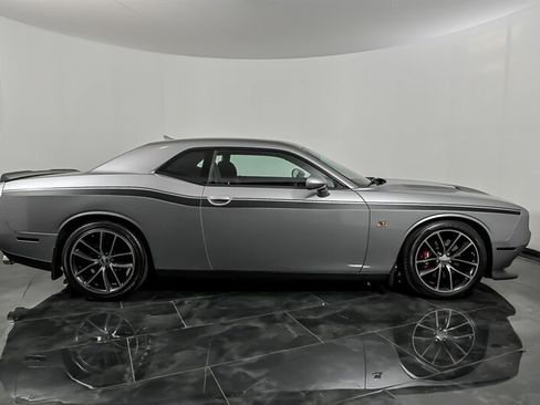 Used 2016 Dodge Challenger R/T Scat Pack RWD image 10