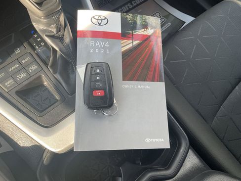 Used 2021 Toyota RAV4 XLE w/ Convenience Package AWD/4WD image 22
