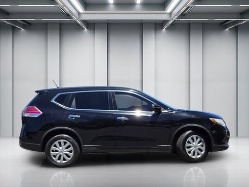 Used 2015 Nissan Rogue S FWD image 3