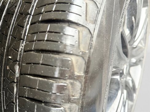 Used 2020 Land Rover Range Rover Velar S image 19