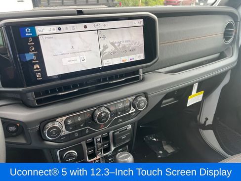 New 2025 Jeep Gladiator Mojave w/ Convenience Group image 13