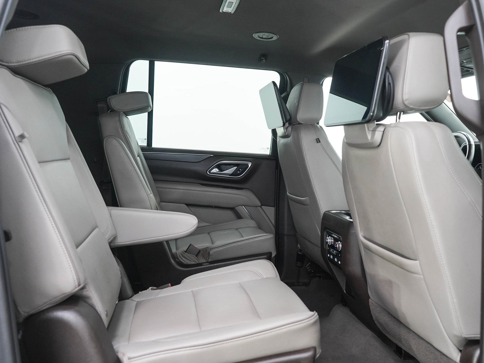 Used 2021 GMC Yukon XL SLT w/ Rear Media and Nav Package AWD/4WD image 14