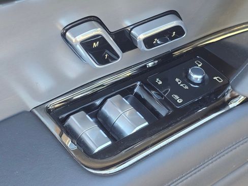 Used 2025 Land Rover Range Rover Sport SE AWD/4WD image 33