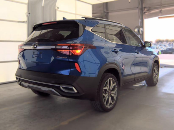 Used 2021 Kia Seltos S AWD/4WD image 3