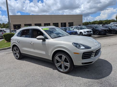 Used 2020 Porsche Cayenne AWD/4WD image 1