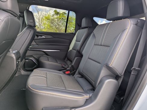 New 2026 Chevrolet Traverse High Country image 15