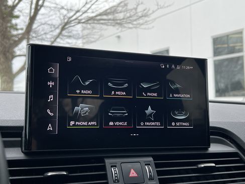 Used 2023 Audi Q5 2.0T Prestige w/ Prestige Package image 23