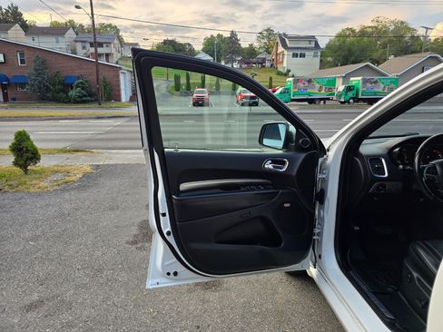 Used 2016 Dodge Durango R/T image 10