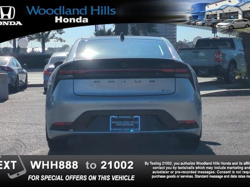 Used 2024 Toyota Prius XLE FWD image 6