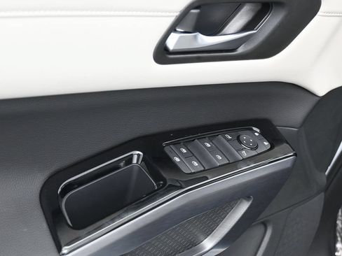 New 2026 Nissan Pathfinder SL AWD/4WD image 16