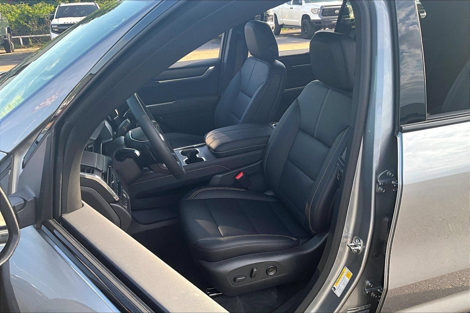 New 2026 GMC Acadia Elevation w/ Black Edition FWD image 9