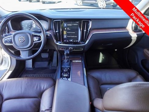 Used 2020 Volvo V60 T5 Momentum w/ Protection Package Premier image 4