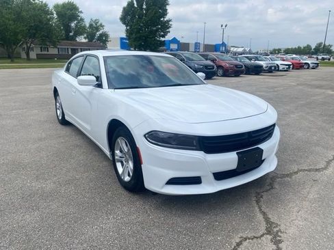 Used 2022 Dodge Charger SXT w/ Leather Interior Group image 8