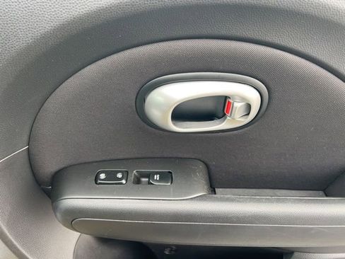 Used 2015 Kia Soul + image 27