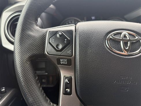 Used 2018 Toyota Tacoma TRD Off-Road image 20