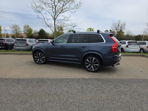 Used 2021 Volvo XC90 T6 Momentum w/ Climate Package AWD/4WD image 4