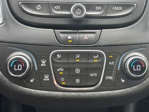 Used 2020 Chevrolet Malibu LT FWD image 21