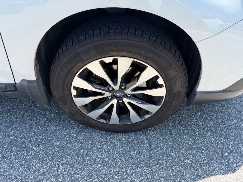 Used 2017 Subaru Outback 2.5i Limited w/ Popular Package #5 AWD/4WD image 4