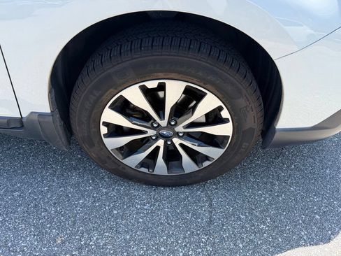 Used 2017 Subaru Outback 2.5i Limited w/ Popular Package #5 AWD/4WD image 4