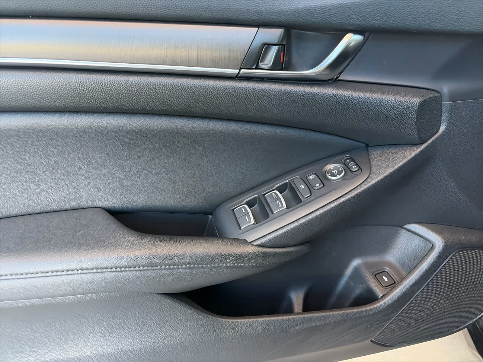 Used 2021 Honda Accord LX image 16