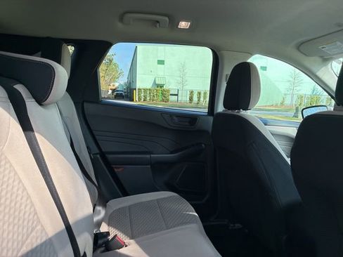 Used 2022 Ford Escape SE image 24