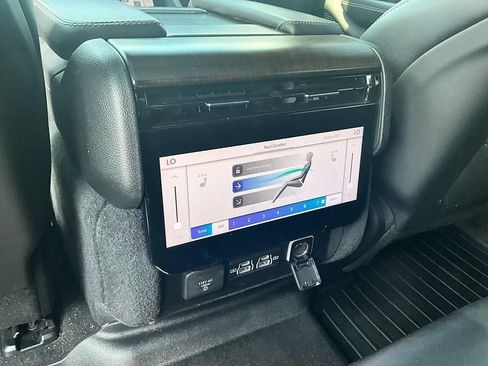 Used 2022 Jeep Grand Wagoneer Series I w/ Flexible Seating Group AWD/4WD image 34