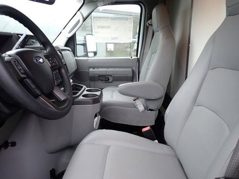 New 2026 Ford E-450 and Econoline 450 Super Duty w/ Power Equipment Group image 12