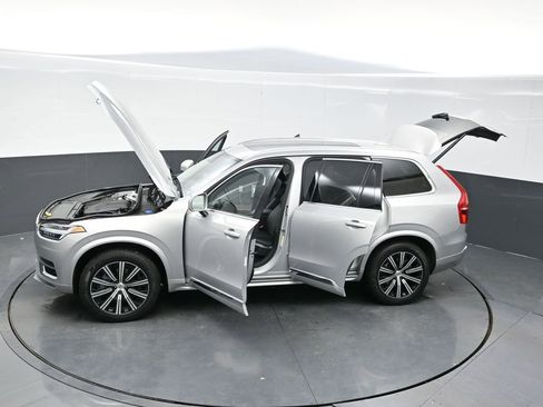 Used 2025 Volvo XC90 B5 Core AWD/4WD image 40
