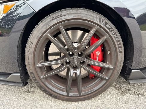 Used 2021 Ford Mustang Shelby GT500 w/ Technology Package RWD image 11