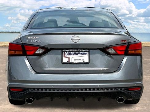 Used 2025 Nissan Altima 2.5 SR FWD image 7