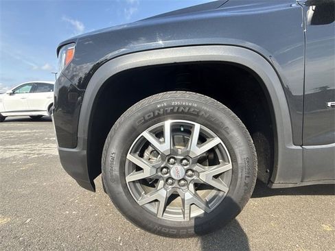 Used 2023 GMC Acadia SLE image 10