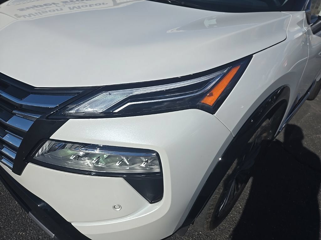 Used 2025 Nissan Rogue Platinum AWD/4WD image 34