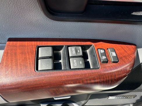 Used 2012 Toyota Sequoia Platinum image 12