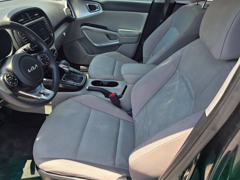 Used 2022 Kia Soul LX FWD image 19