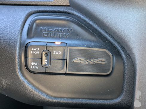 Used 2022 RAM 3500 Big Horn image 23