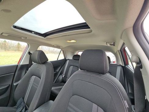 Used 2023 Hyundai Venue SEL w/ Cargo Package image 19