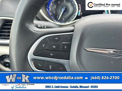 Certified 2023 Chrysler Pacifica Touring-L FWD image 48