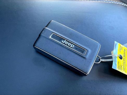 Used 2023 Jeep Grand Cherokee Overland w/ Luxury Tech Group IV image 14