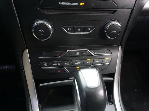 Used 2018 Ford Edge SEL w/ Equipment Group 201A FWD image 12
