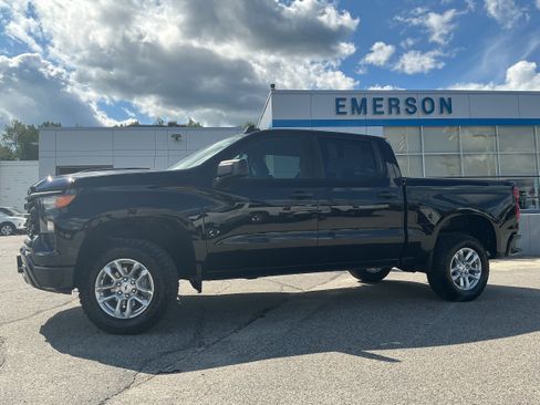 Certified 2024 Chevrolet Silverado 1500 Custom Trail Boss w/ Dark Appearance Package AWD/4WD image 4