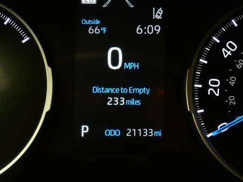 Used 2022 Toyota RAV4 XLE w/ Convenience Package image 27