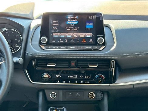 Used 2023 Nissan Rogue SV image 15