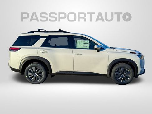 New 2025 Nissan Pathfinder SV image 5