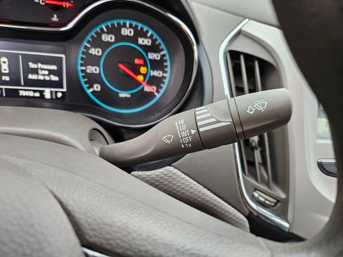 Used 2017 Chevrolet Cruze LS image 18