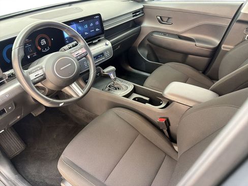 Used 2025 Hyundai Kona SEL image 4