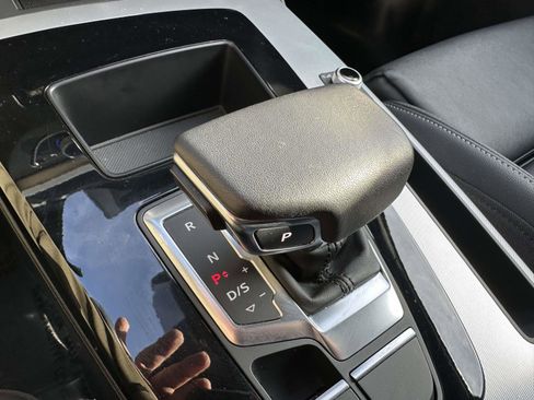 Used 2025 Audi Q5 2.0T Premium image 18