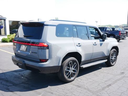 Used 2024 Lexus GX 550 w/ Cold Area Package AWD/4WD image 7