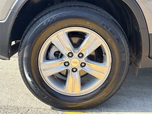 Used 2022 Chevrolet Trax LT w/ LT Convenience Package image 7