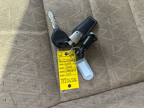 Used 2001 Jeep Wrangler Sport AWD/4WD image 16